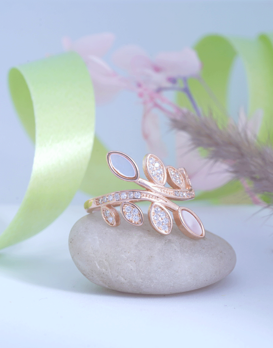 Rosegold MOP Leaf Ring