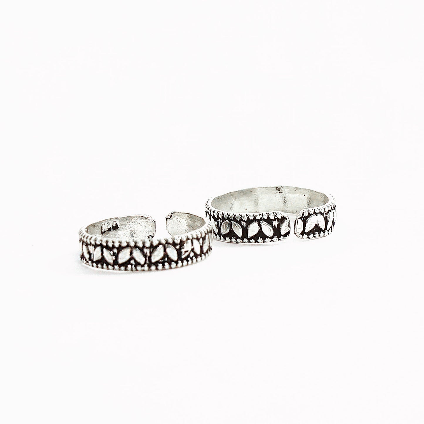 Silver Antique Leaf Toe-Ring