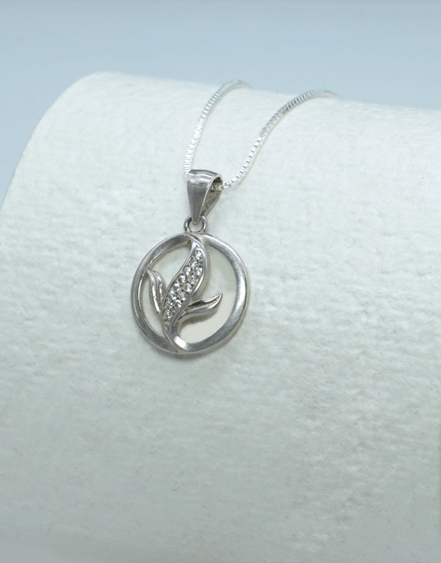 Silver Circle Leaf Necklace