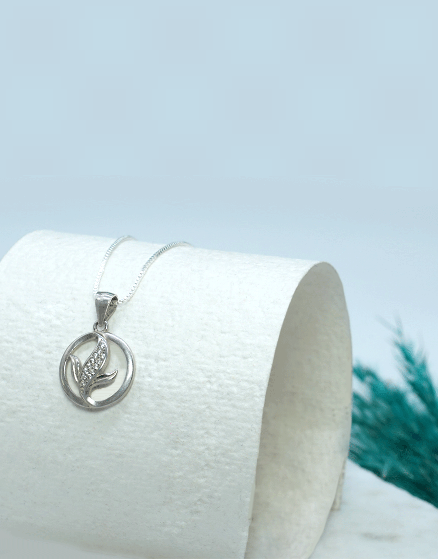 Silver Circle Leaf Necklace