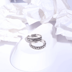 silver antique leaf toe ring2.png