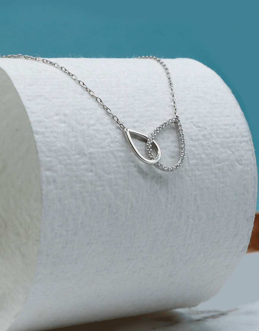 silver drop intertwine necklace4.png silver drop intertwine necklace4.png