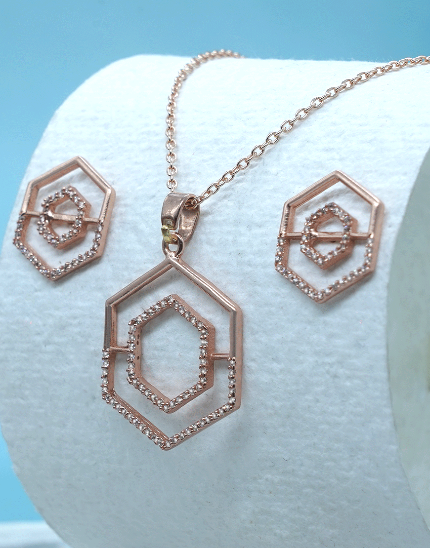 silver octo necklace setrosegold4.png silver octo necklace setrosegold4.png