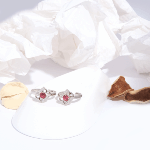 silver ruby toe ring3.png