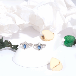 silver sapphire toe ring2.png