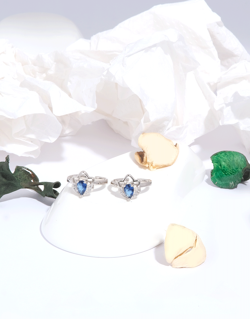 silver sapphire toe ring2.png silver sapphire toe ring2.png
