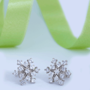 silver snowflake studs1.png